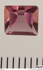 Foto von Glas (Amethystimitation) (NHMW-MIN-O675)